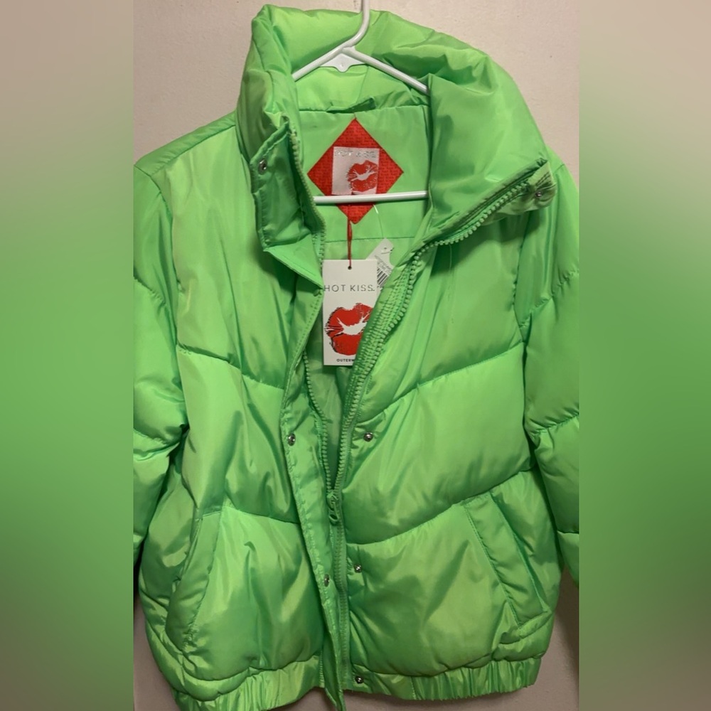 Fun lime green puffer jacket - Picture 2 of 3
